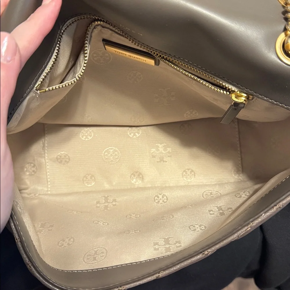 TORY BURCH Willa quilted shoulder bag volcanic stone